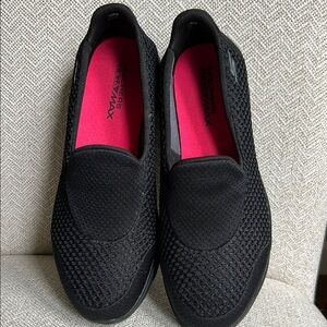 Skechers Black Mesh Sneakers Sz 9.5M with Lightweight Design